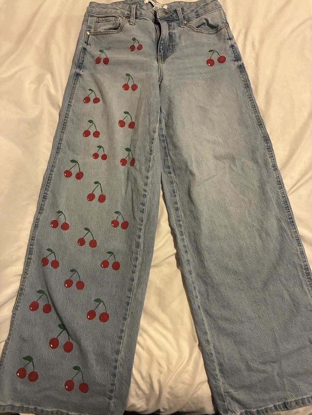 Celebrity Pink Barrel Leg Jeans With Cherries Size 5/27